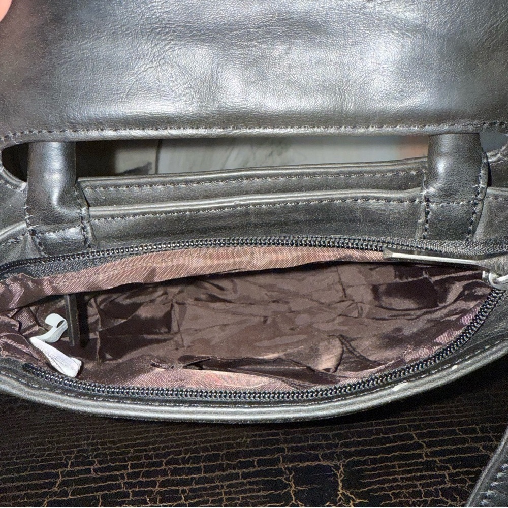 Matt & Nat Black Crossbody Bag Saddlebag Black Vegan Leather Purse - Picture 6 of 9